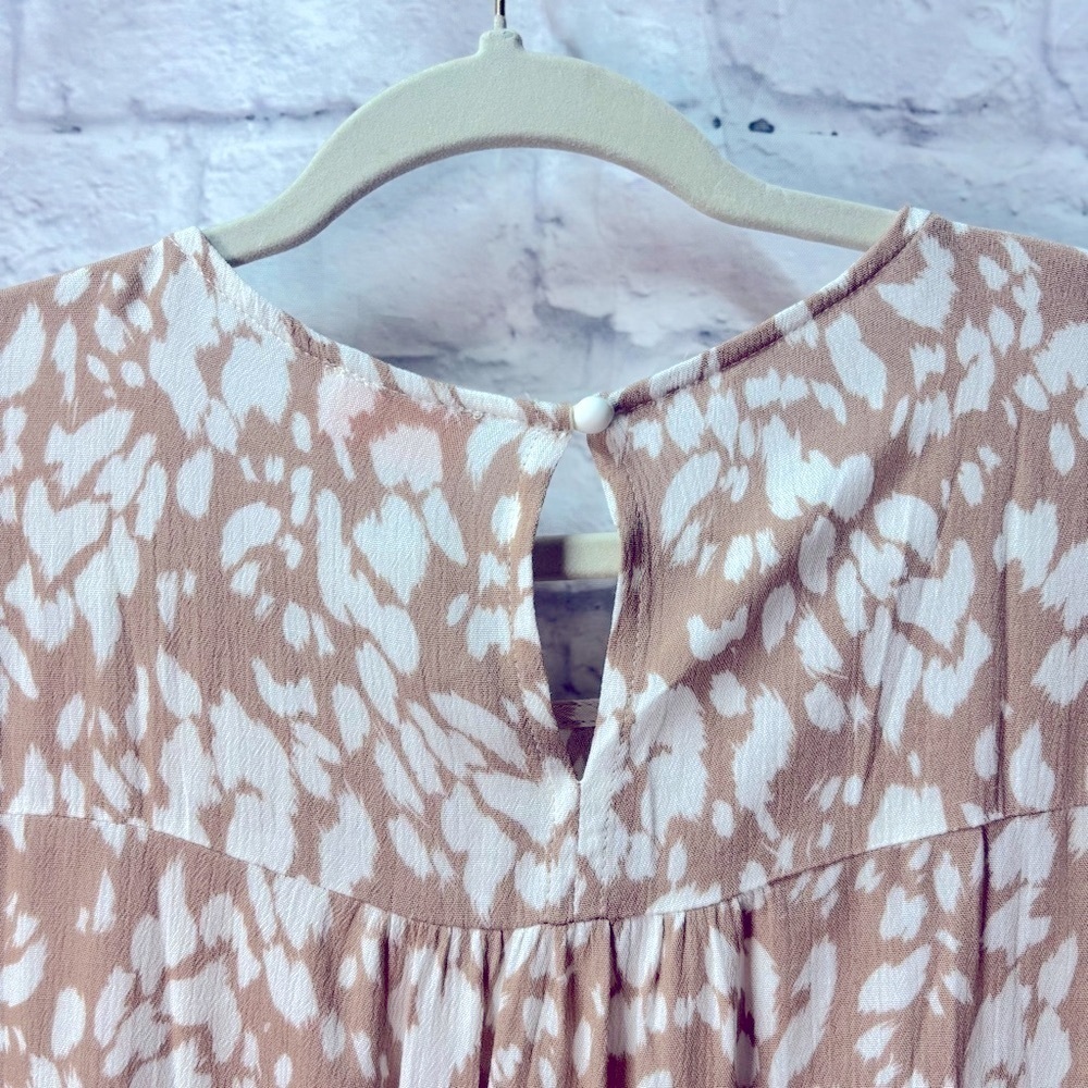 Flowy Blouse - Picture 4 of 7